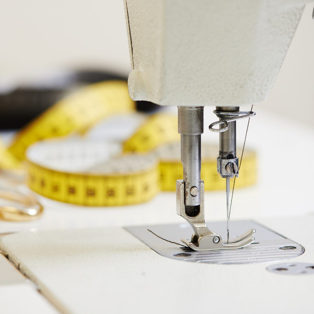 Taller de costura: Conoce tu Máquina de coser con Tommie | Miércoles 17 de diciembre 6 - 8 pm