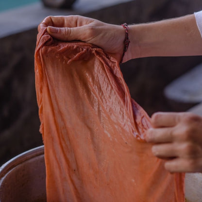 Textiles: Teñido en la técnica de Shibori / Sábados de 9am a 12md / Comienza 22 de nov - 6 de dic