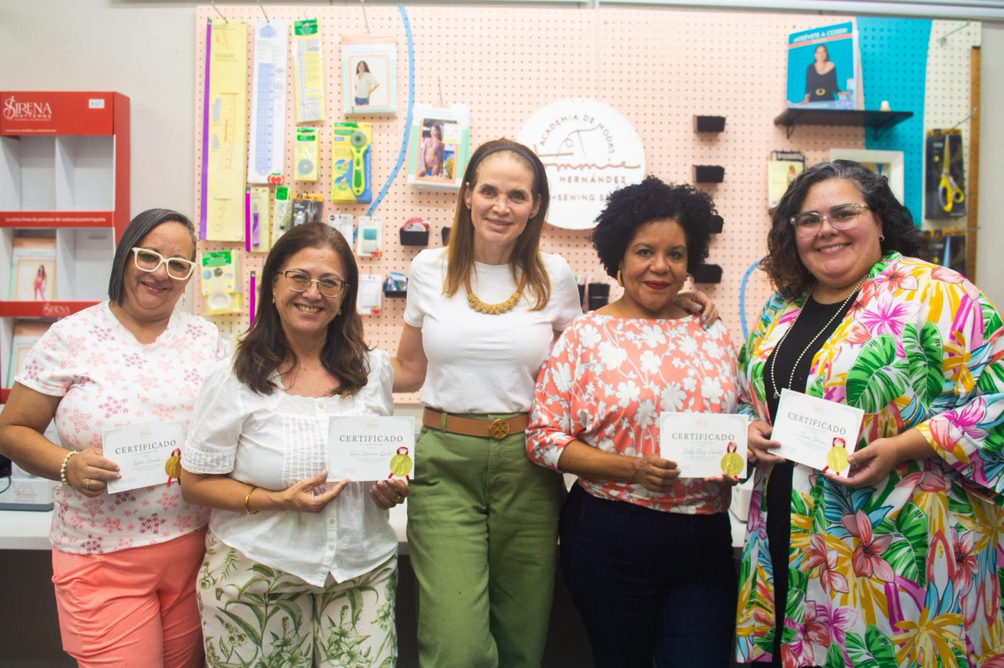 Sip & Sew Social Day | sábado, 13 de junio 10 am a 12 md 🪡